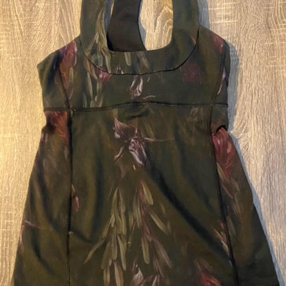 Lululemon Scoop Neck Tank Midnight Iris Black 6 euc racer back Lulu flattering - Picture 8 of 10